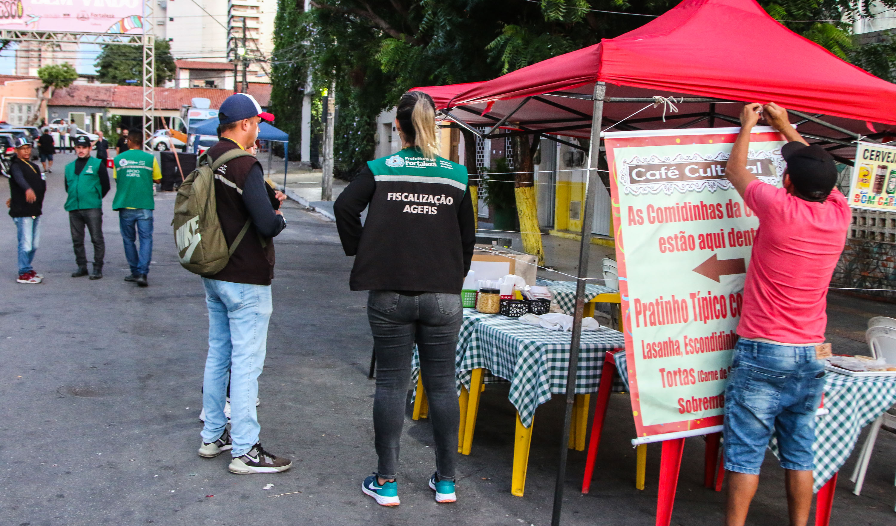 agentes da agefis no mercado dos pinhões